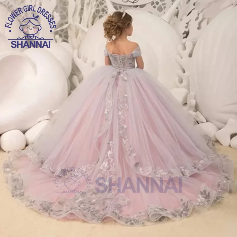 2023 Elegancia z ramena Fluffy Floffer Girl Šaty pre svadby Aplikácie Hubiny batoľa