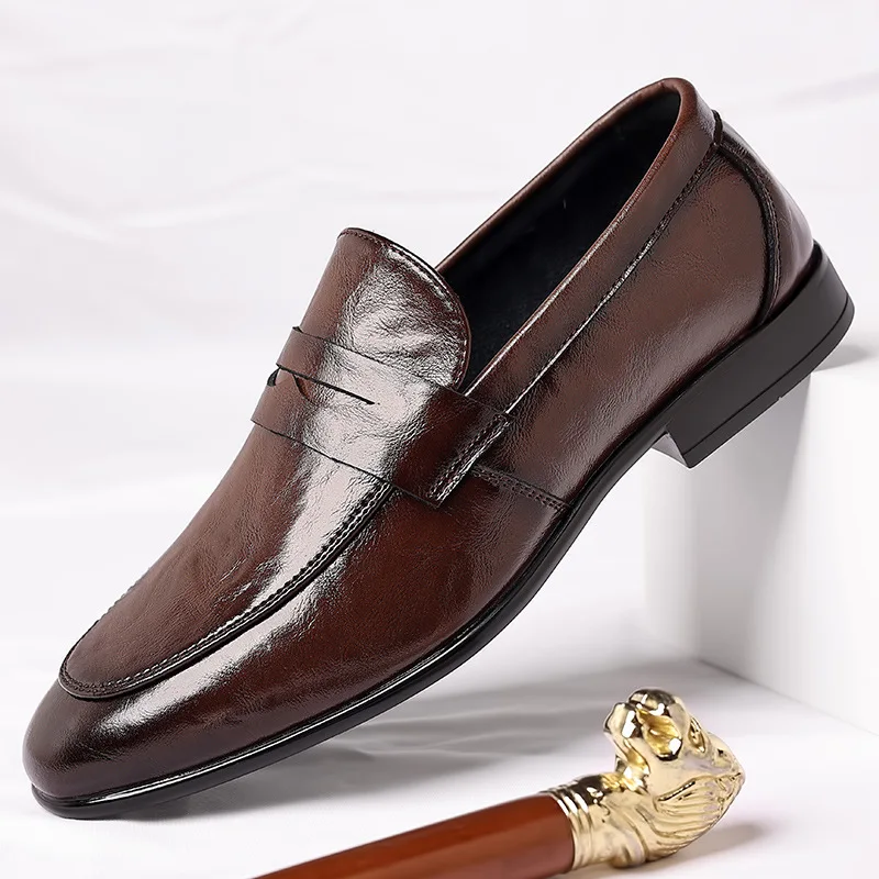2023 Man Genuin Kožená topánka Drivovanie šmyku na elegantné topánky pre mužov obuv obuv Mocassin Man Svadobné topánky Men mokasinisty šaty topánky
