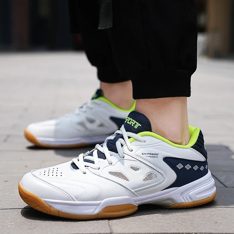 2023 Nový profesionálny volejbal bedminton topánky Men stolný tenis tenis tenis topánky Handball Training Sports Sneakers Veľká veľkosť 47 48