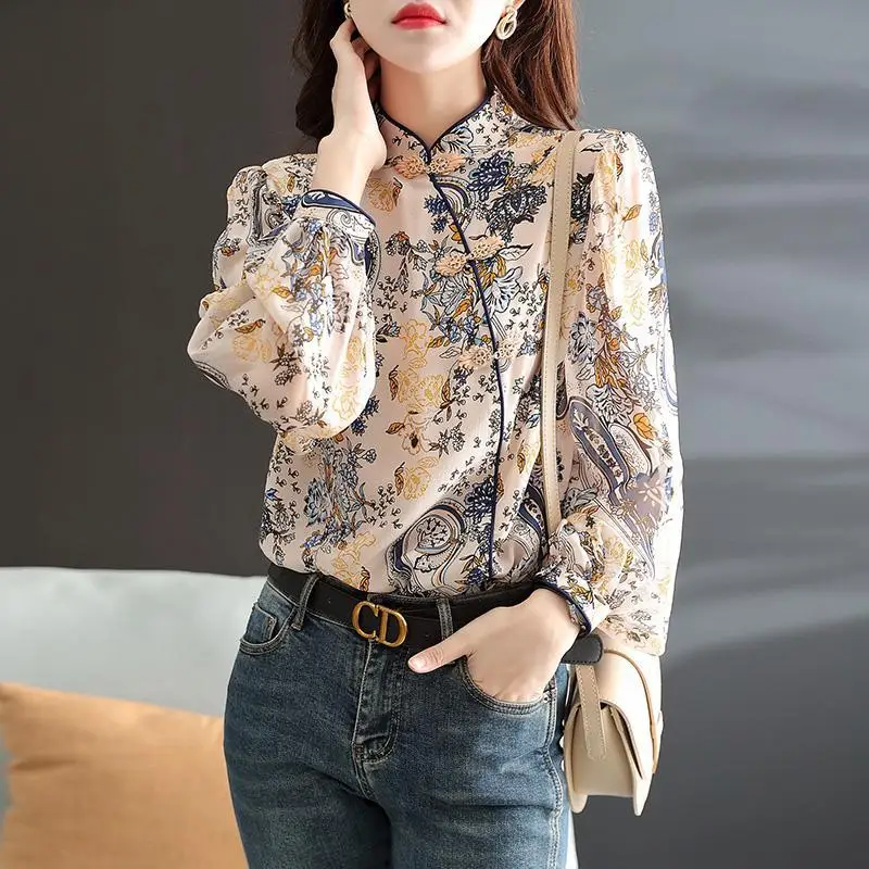 2023 Vintage čínsky stánok Collar Cheongsam Button Top Dámska nová módna módna kvetina s dlhým rukávom tlačená elegantná retro blúzka G749