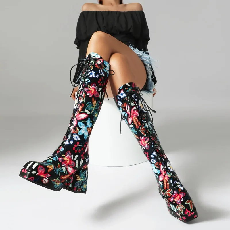 2023New Autumn Winter Women Knee-High-topánky plus veľkosť 22-29 cm vyšívané kvetiny PU Moderné topánky štvorcové špičky vysoké podpätky dlhé topánky