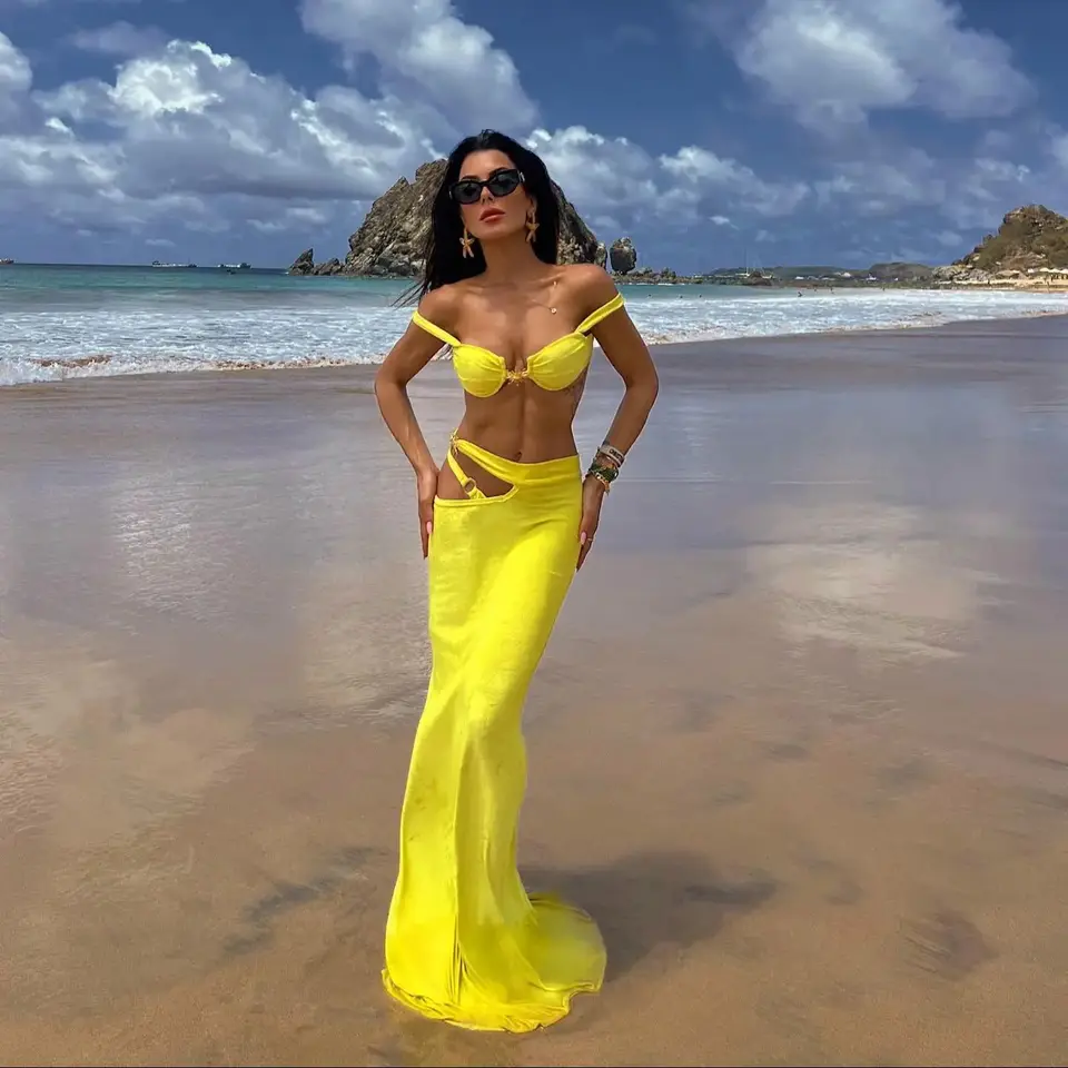 2024 3PC Shiny Bandeau Biquini so zakrytím sexy plaviek Žena plavky mimo ramenného plávania Hviezda Bikini Bodysuit Beachwear