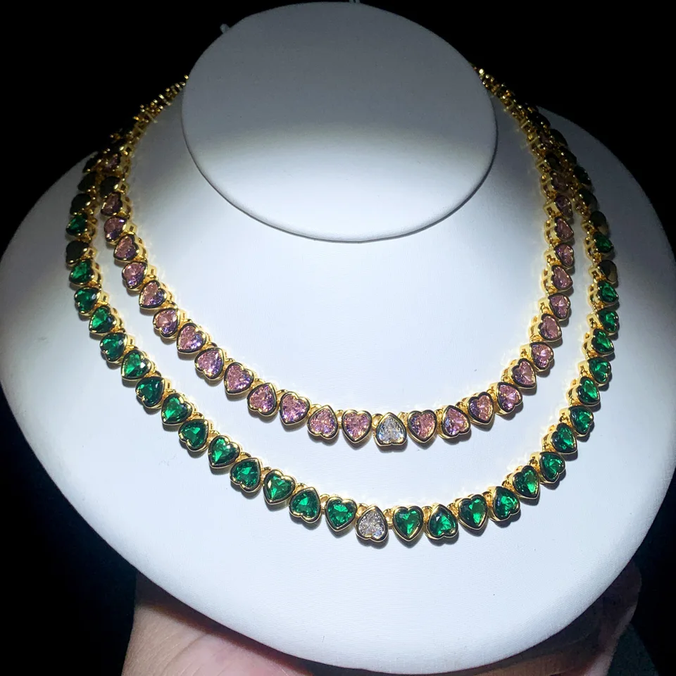 2024 Bling Ice Out Fashion Jewelryle Dláha kubický zirkón Zlatá farba Zelená ružová biela srdce CZ tenisový náhrdelník Choker pre ženy