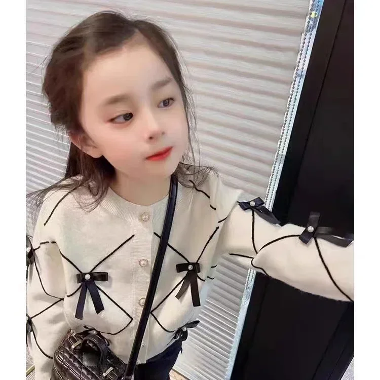 2024 Fashion Bow Birthday Princess Tops Bundy Deti pletené oblečenie Dievčatá mäkké teplé pletené svetre Cardigan Girl Kids