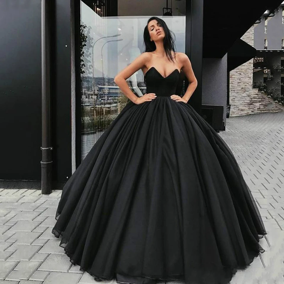 2024 Gotické čierne svadobné šaty Svadobné nevesty šaty Vintage guľôčkové šaty V-krk bez ramienok Simple Princess Gowns Vestido de Noiva
