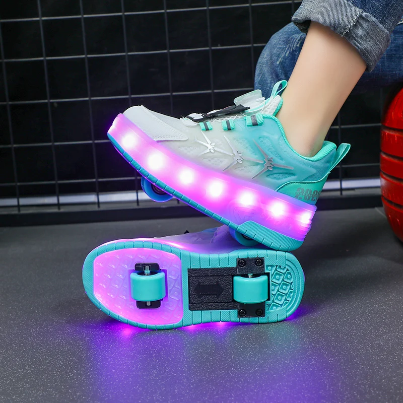 2024 HOT PREDAJ HELL Kitty Sanrio Kuromi Stitch Heelys Child Vianočné korčule Kuromi Športové korčule Blikajúce svetlo Dievčatá darčeky