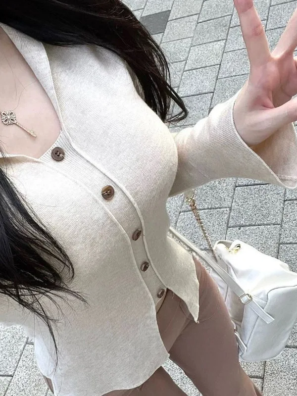 2024 Jeseň/zima Kórejská verzia Nový klope Single Breated s dlhým rukávom Pullover Women Women Cinching pás Solid Slim Knit Top D65H