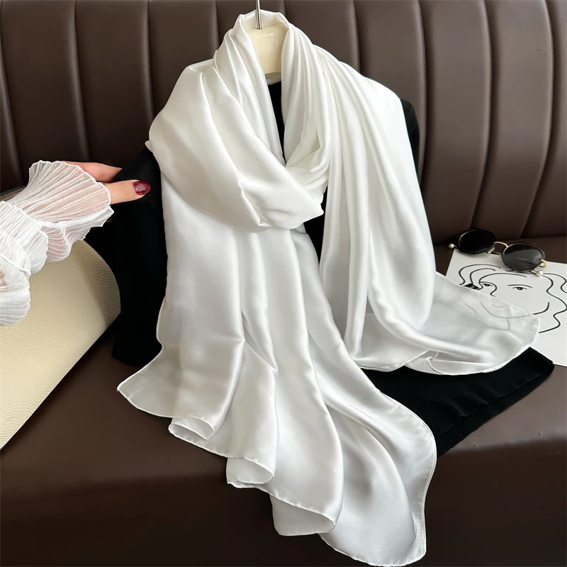2024 Luxusná značka Spring Veľká dlhá pašmina Ženy šál Spevný hodvábny šál Wrap Lady Beach Fashion Female Bandana Cover Echarpe