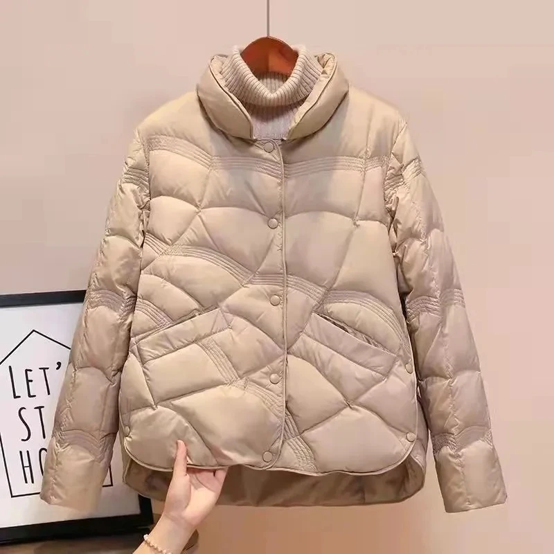 2024 Nová jesenná zima dole bavlnená bunda Žena krátky kabát Dámsky stojan Golier Loose Cotton Bunda Warm Puffer Bund Parkas