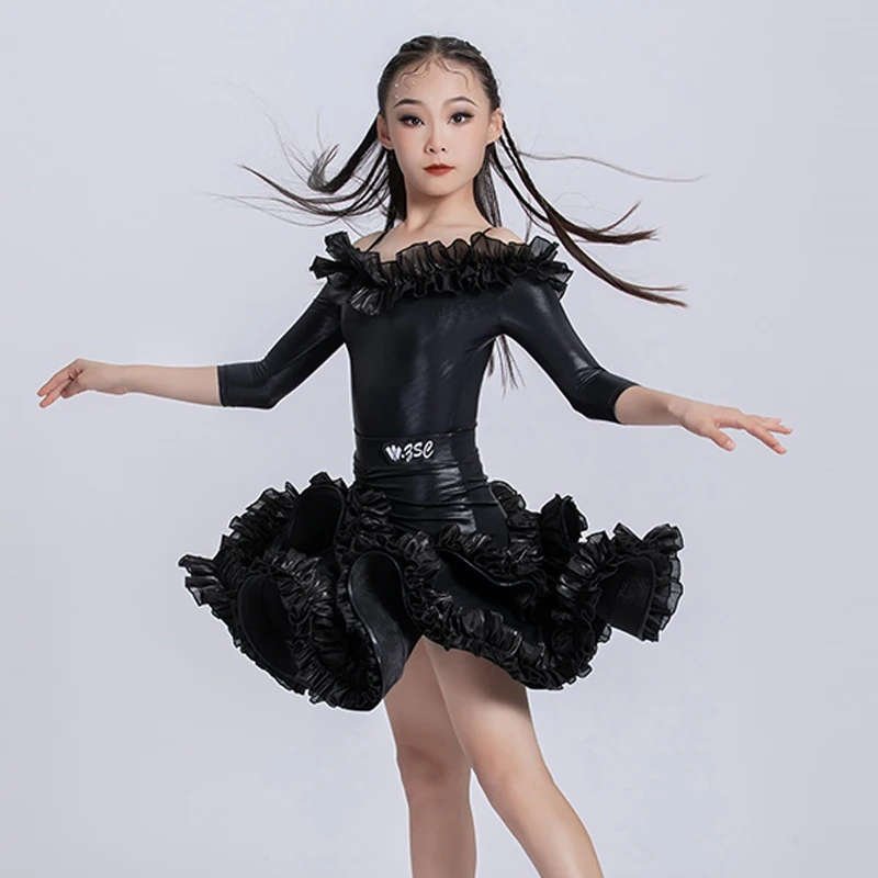 2024 Nová kožená latinská tanečná súťaž Šaty polovičné rukávy Samba Chacha Dance Clothes Girls Pódium Dance Professional Wear 8675