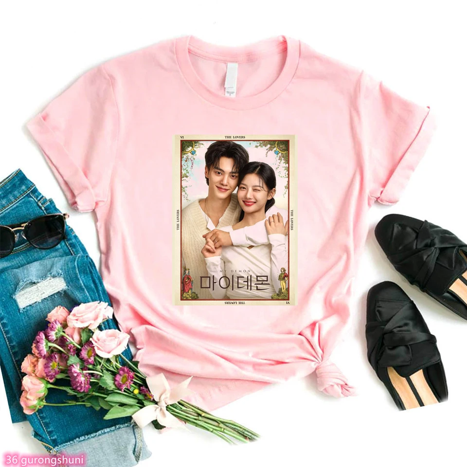 2024 Nové dámske tričko Kórejský televízny seriál My Demon Grafické tlačové tričko Trend módny trend 90. rokov 00s 00s tričko Pink O-Neck Topy Wholesale