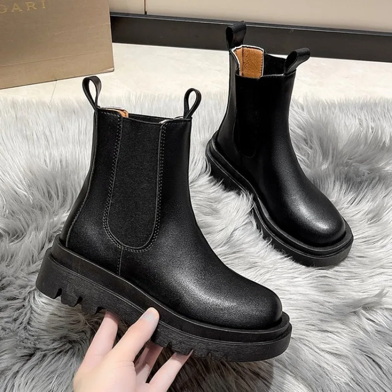 2024 Nové zahusťované zimné rytierske topánky Ženy koleno vysoké dlhé štvorcové topánky retro husté motocykle goth topánky Black Botas Mujer