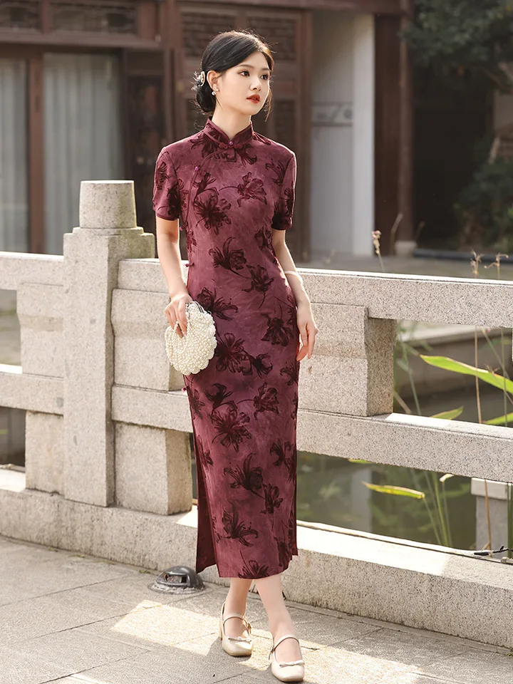 2024 Nové ženy ružové kvetinové cheongsam vylepšené vintage šaty Slim-Fit s krátkym rukávom Elegantné stredne dlhé Qipao S až 4xl