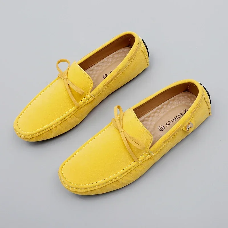 2024 Nový príliv britský štýl muži Moccasins topánky žlté mužské talianske formálne šaty mokasíry nad veľkosťou 35-48 Boy Casy Dress Shoes topánky