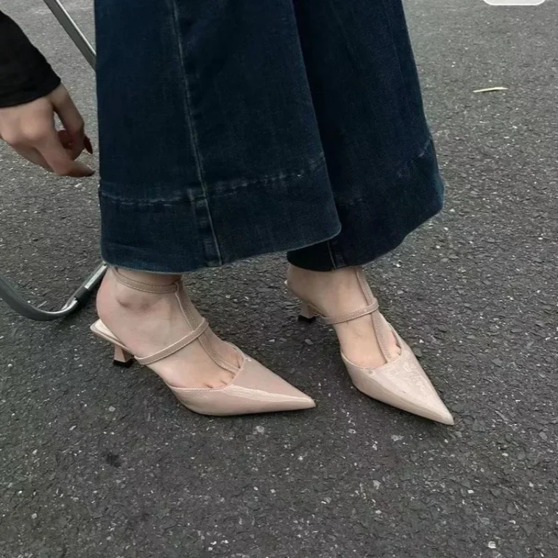 2024 Nový špicatý špica Z Zapatos de Mujer leto Sexy High podpätky Sandále módne slingback topánky Dámske pumpy khaki ženské snímky