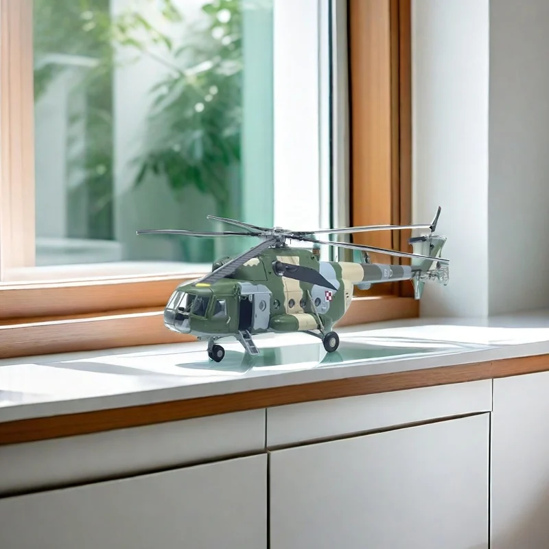 2024NEW HORK PREDAJ 1:72 Ruská MI-8 Transport helikoptéra Plastická simulácia hotového modelu statické dekorácie Suvenír Darčeky