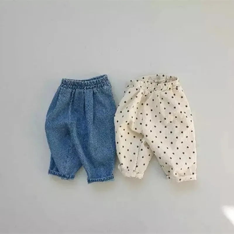 2025 Jarné leto nové detské voľné nohavice módne chlapci Príležitostné džínsy roztomilé dot tlač dojčenské dievča Harem Pants batoľa džínsové nohavice