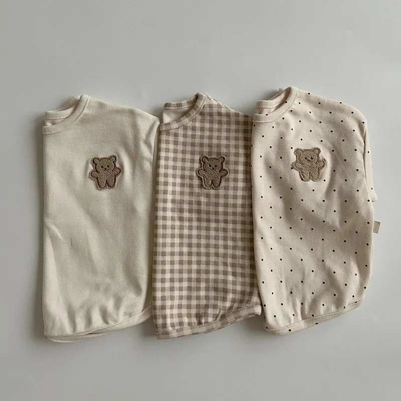 2025 Jeseň Nové dieťa s dlhým rukávom bavlnené tričká chlapec dievča Bear Dot Casual Pullover Klenul Dotknuté košeľa s batoľa