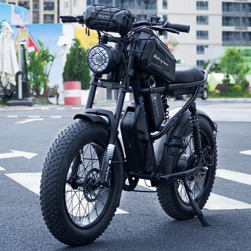 20inchová tuková pneumatika 7 -rýchlostná zimná moped v štýle Ebike Electric Dirt Bike s dvoma batériami v dobe jazdy