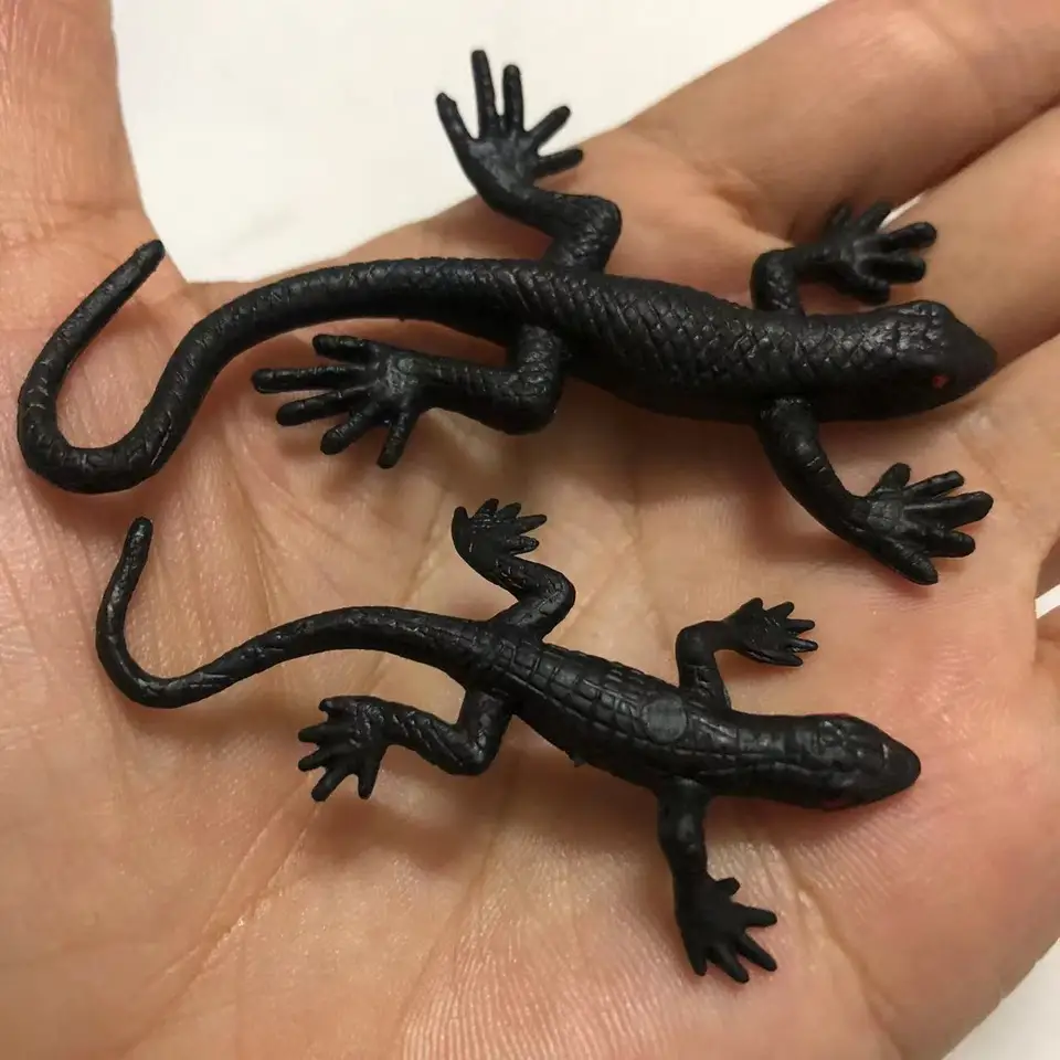 20ks SIMULATLON GECKO PLASTOVÉ HOLY HALLOYEN DECORÁCIE APRIL FOOL's DETI TRIK ALEBO ORIKÁLIŤ Hračky LIZARD GECKO