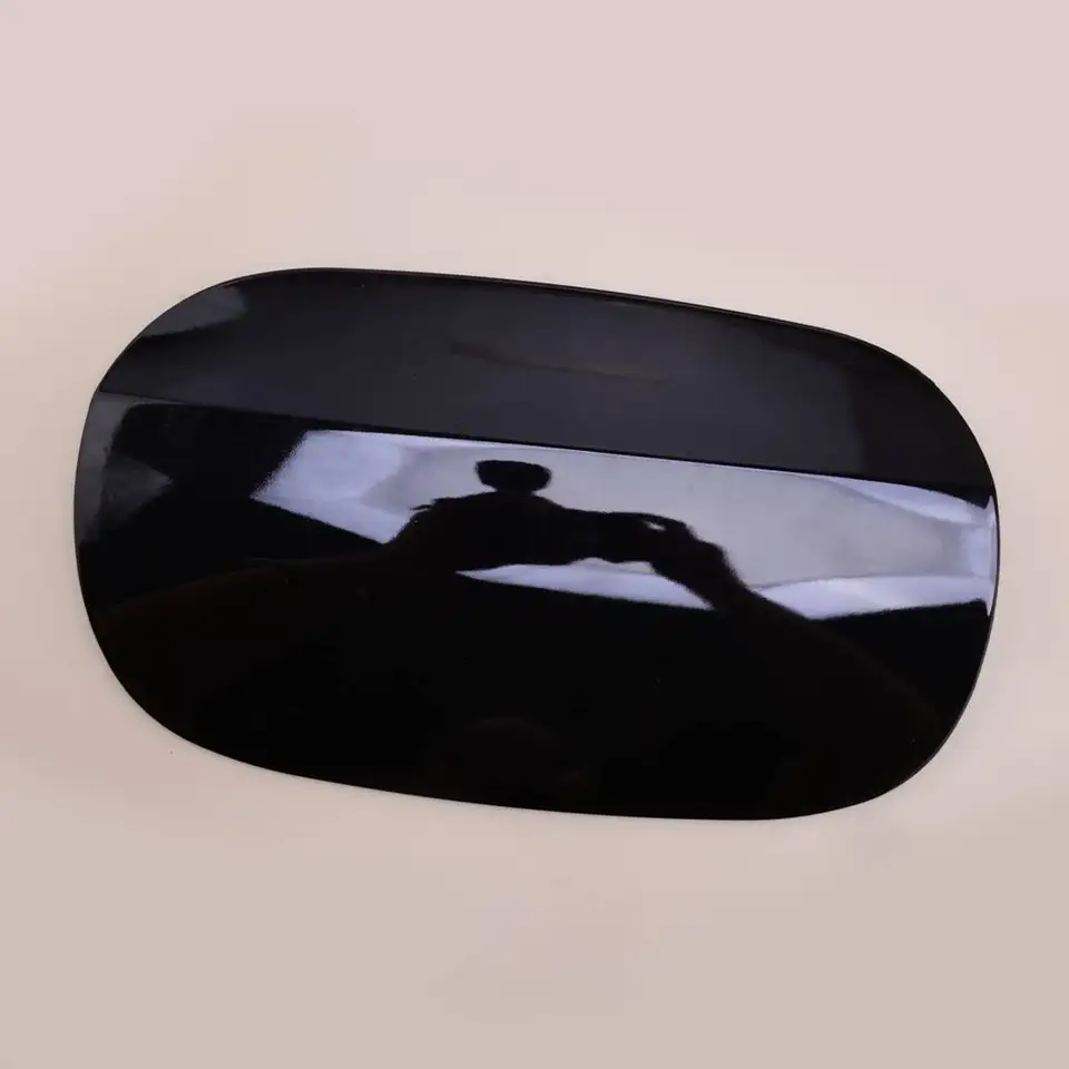 2137572100 Predná palivová výplňová krytina Dvere Cover Fit for Mercedes-Benz E Classe W213 2016 2017 2018 2019 2020 2021 Black