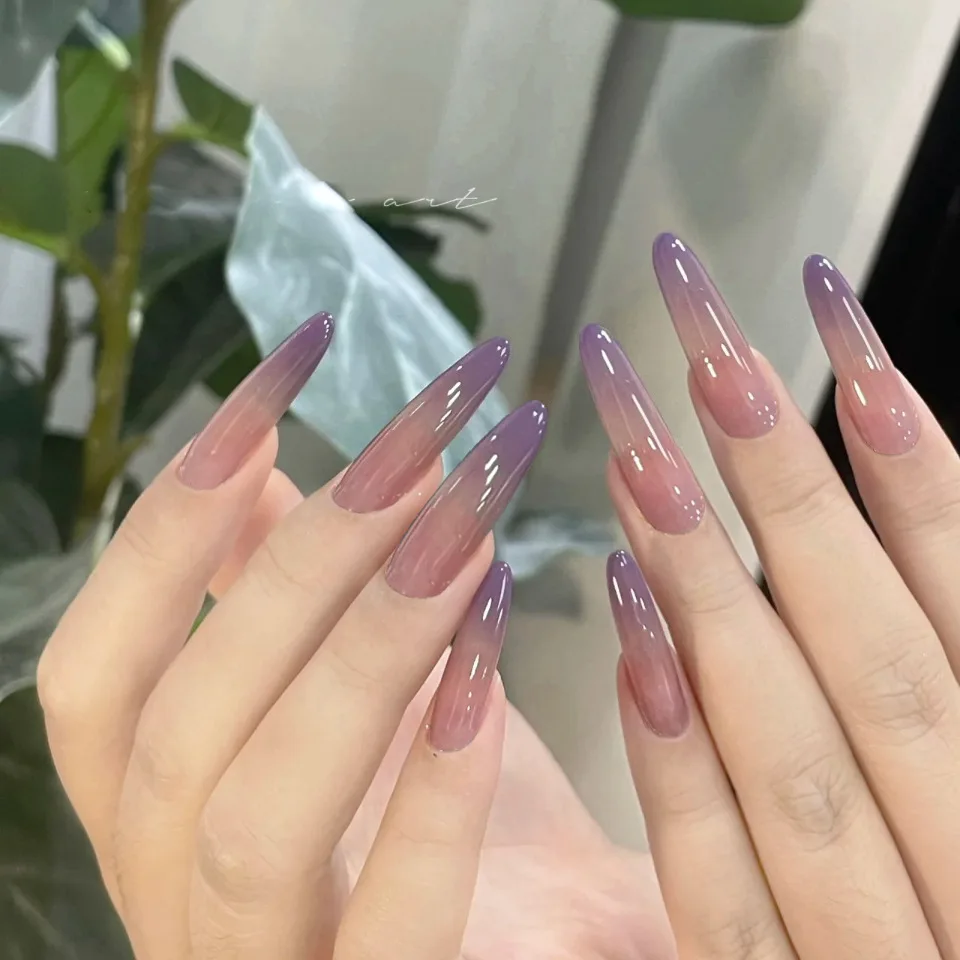 24ks jemný levanduľový fialový gradient Tip Falošné nechty špicaté umelé nechty lisova