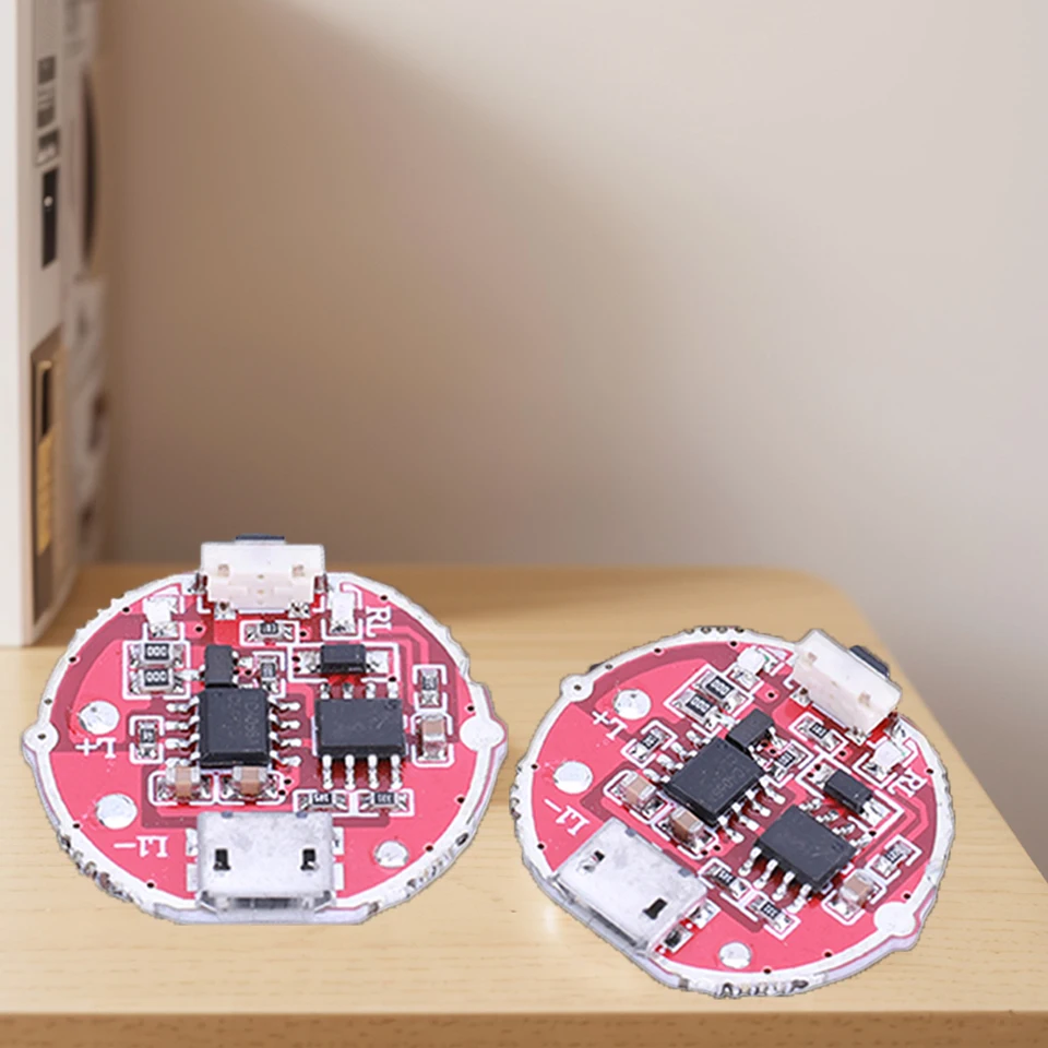 26 mm USB nabíjacia doska vodiča s indikátorom nastaviteľnou iintenziou svetla pre nabíjateľnú baterku z roku 18650