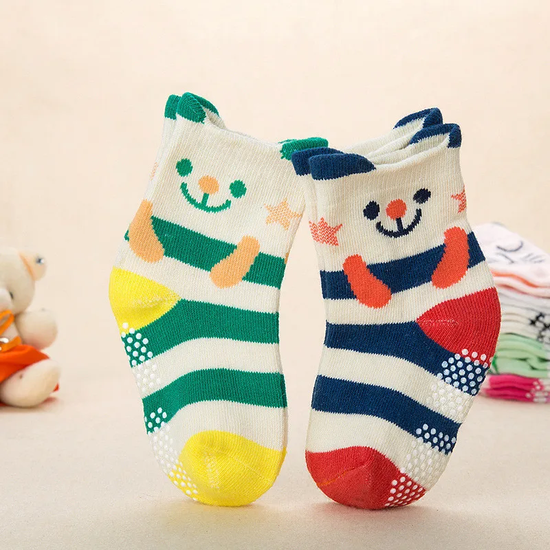 2Pair Animal Baby ponožky, ktoré nekĺzne gumové podpora KT SOCK FORA GILLS Boys Karika