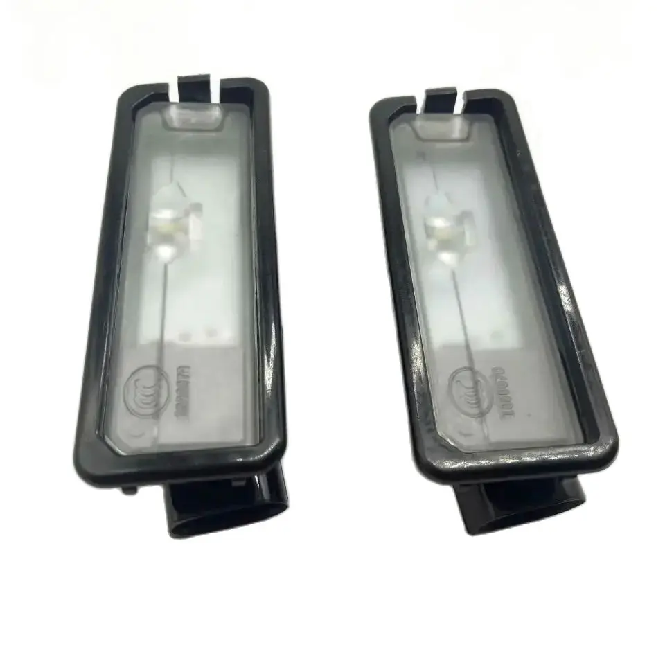 2PC LED LED ŠPZ LIGHT pre VW Volkswagen Golf 6 MK6 Golf 7 MK7 Passat B7 CC Scirocco 35D 943 021B