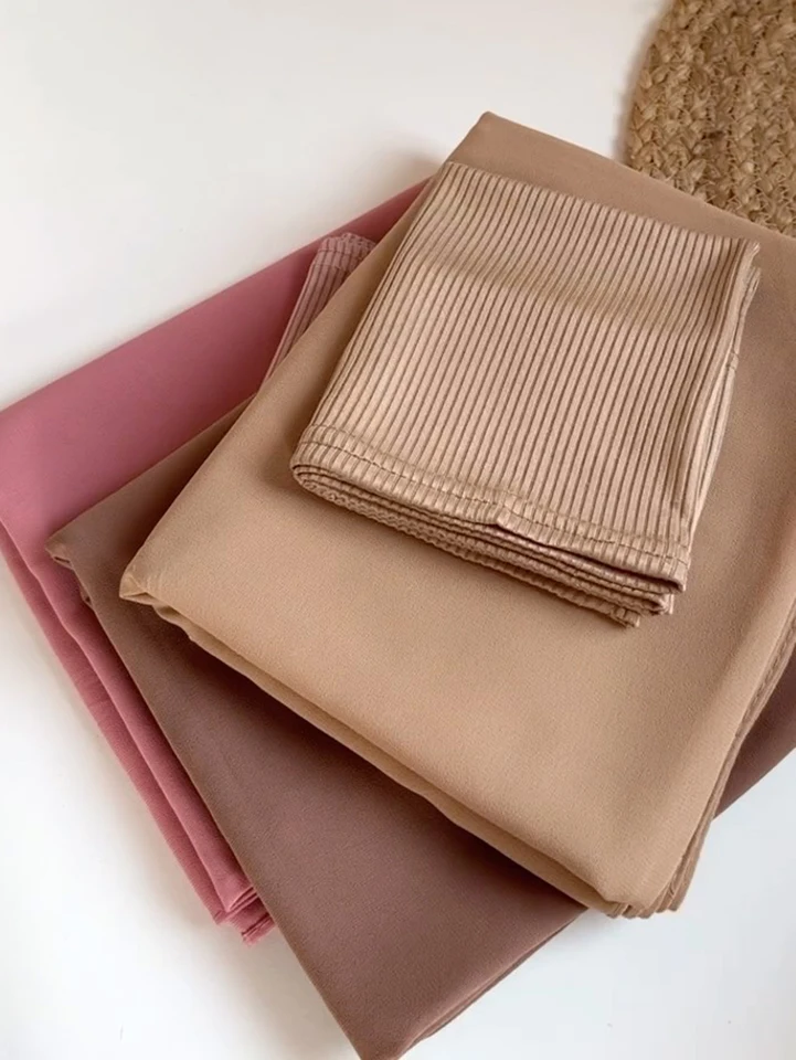 2pcs Jedno Set rebbed vnútorné hidžábové čiapky + prémiový šifón hidžáb moslim Plain šatky Solid Shawls čelenka Islamský šatk
