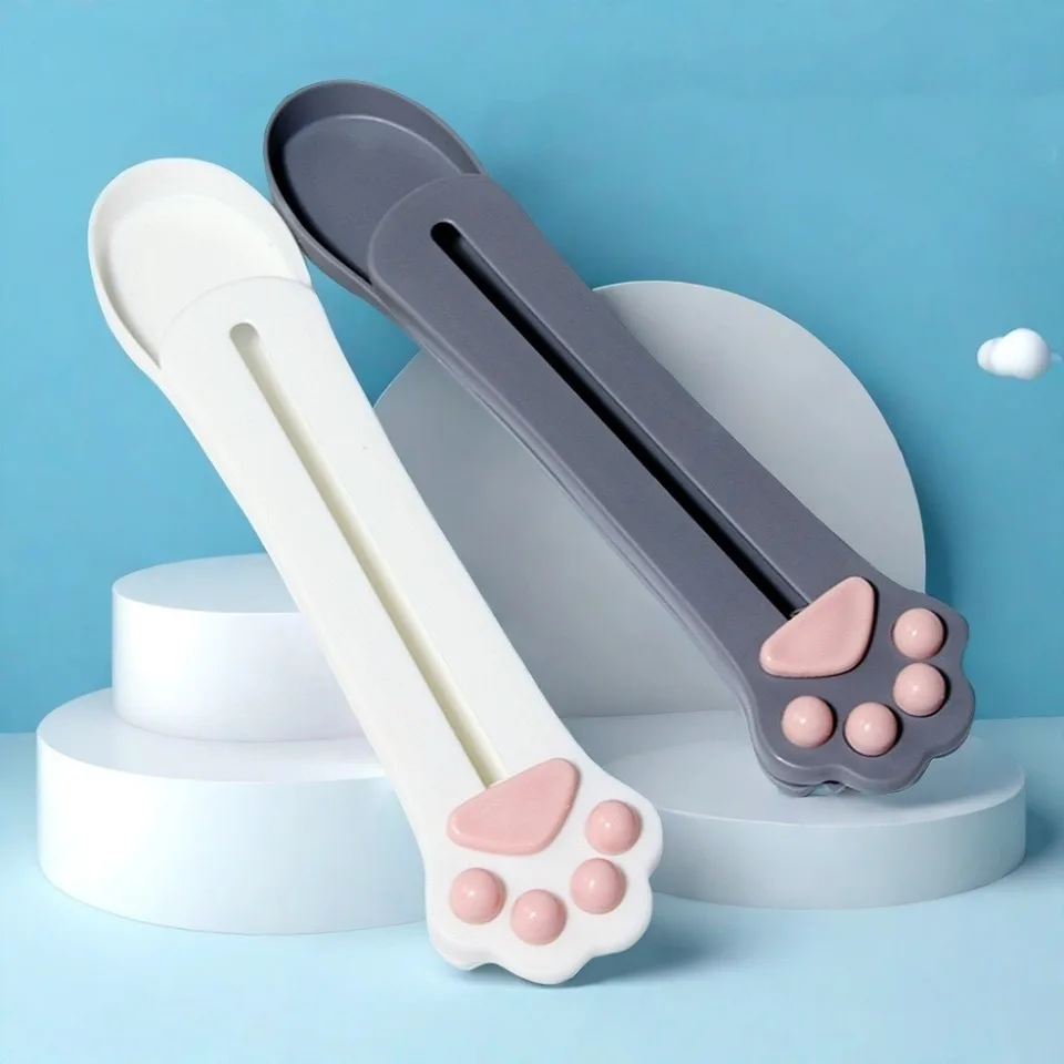 2pcs Praktické prenosné kŕmenie mačiek Spoon tekutý stláčanie krmiva pre domáce zvieratá plastová mačka Tvar mačacie mačka ošetrenie stláčanie
