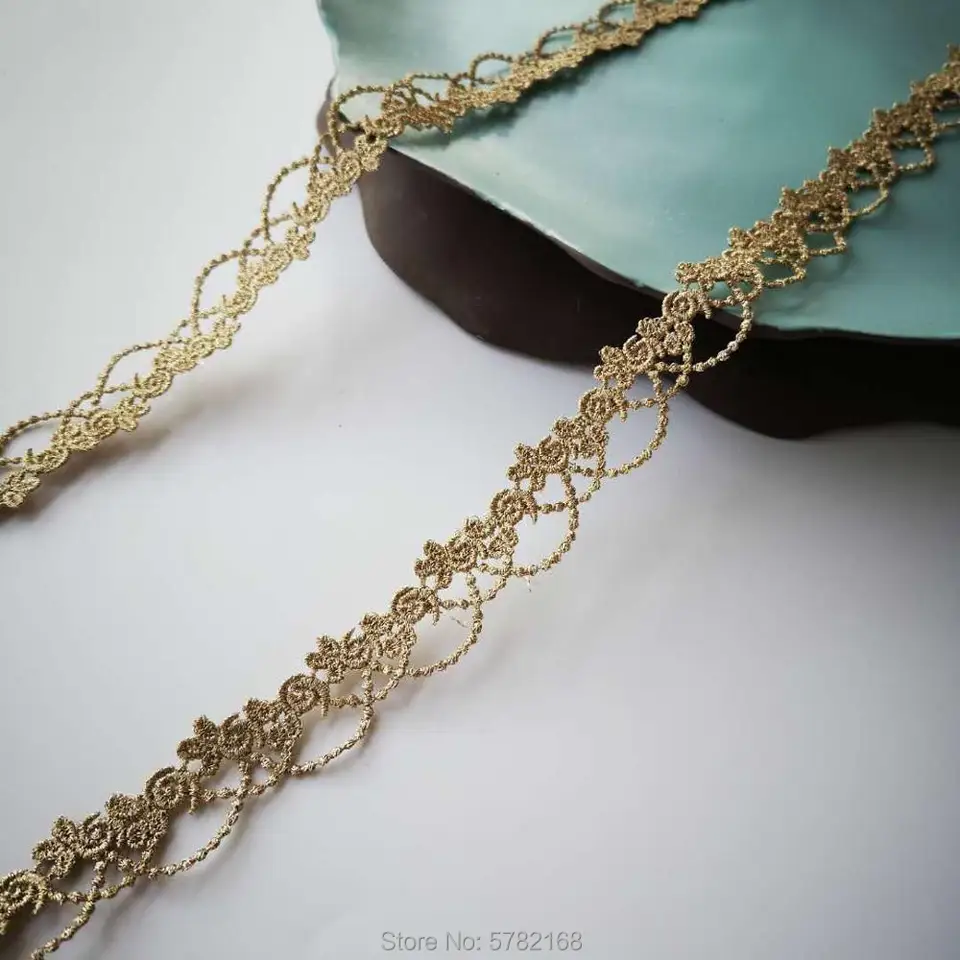 2yardy/2,1 cm úzko svetlo zlaté zlaté strieborné čipkované čipky Aplikácia Luxusné vyšívanie Light Gold Lace Ribbon pre svadobné šaty