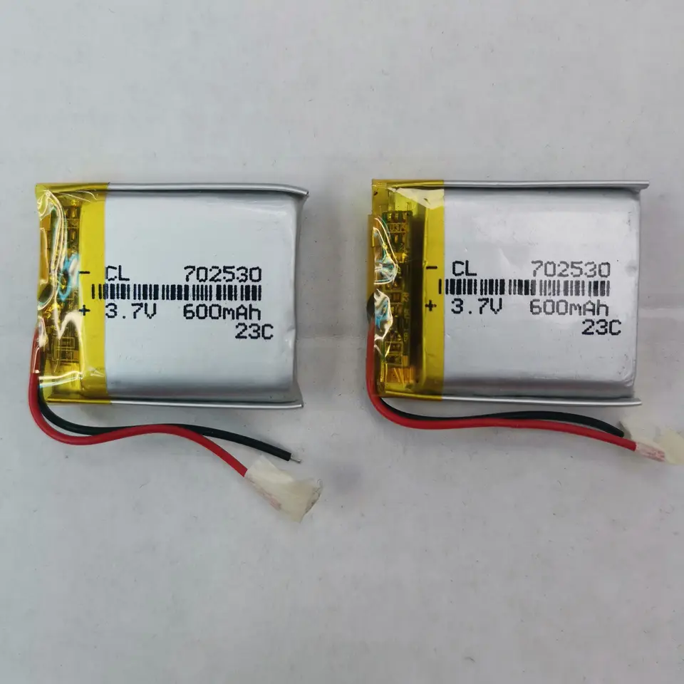 3,7V 2 vodiče 702530 072530P 600 mAh lítiová batéria s ochrannou doskou, ktorá sa používa na Bluetooth MP4 1ks/šarž