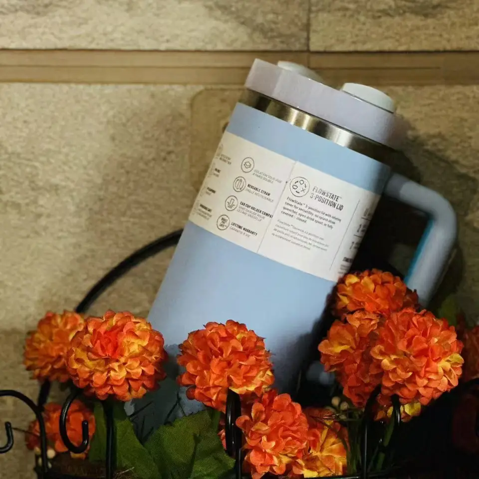 30/40oz s kávovými hrnčekmi kávu Stllogo Pohárik na zvládnutie veka slamy Thermos Cup Silikone Boot z nehrdzavejúcej ocele Izolované ľadové cestovné cestovanie