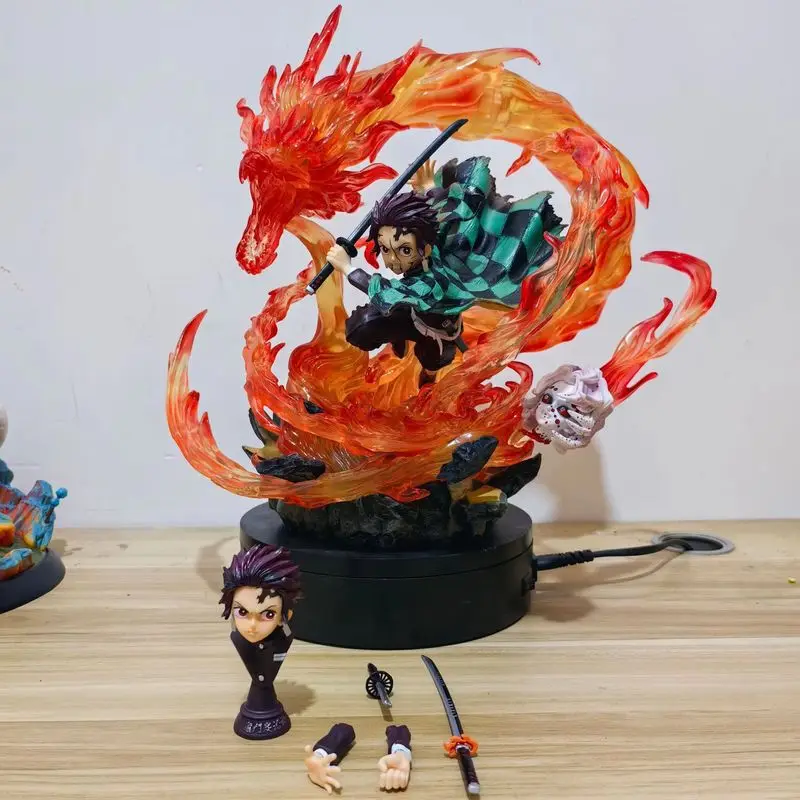 30 cm Demon Slayer Action Figure Tanjirou Kamado Fire Dragon Zavedený svetlo Kimetsu no Yaiba socha stolové dekorácie hračky darčeky