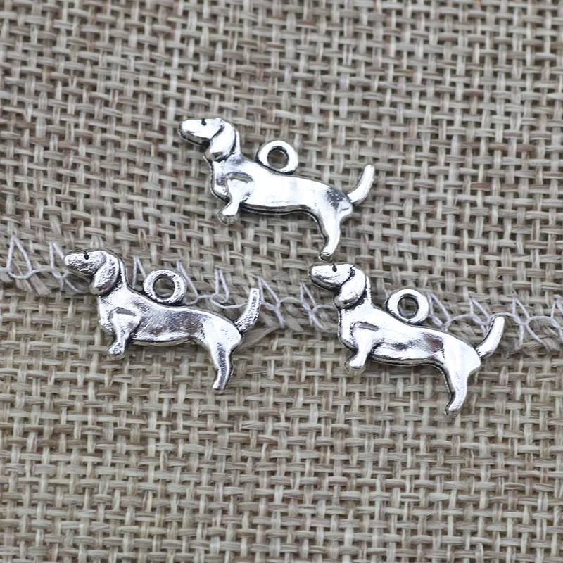 30 kusov 18*10 mm zmiešaná zliatina Antique Strieborná farba Roztomilé kúzla Dog Náramok Keychain Prívesok