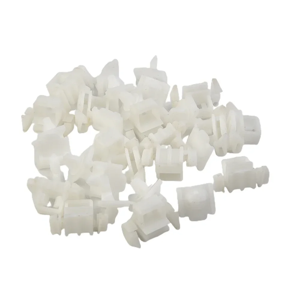 30 počítačov Parting Clips Planking for Mercedes SACCO 190 W201 W124 A124 S124 Pripevňovacia klip A0019884981, A0019885181