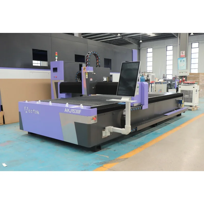 3000*1500 mm CNC laserový strihový stroj vlákno Laserová rezačka z nehrdzavejúcej ocele Rezanie trubice s 500 W 2000 W 3000 W laserový zdroj