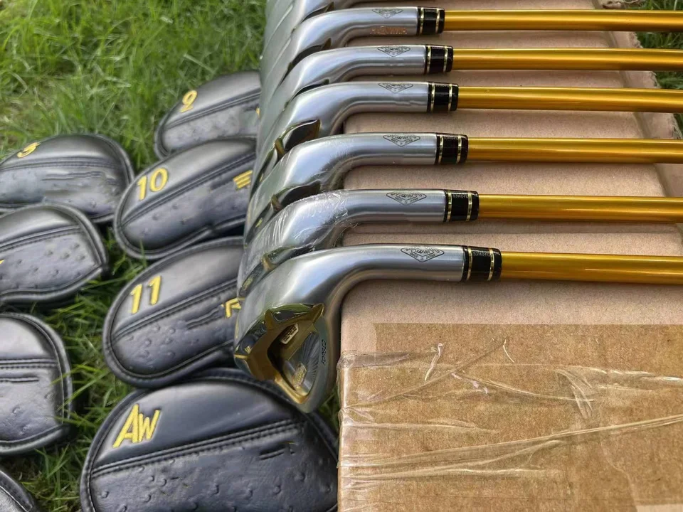 4-hviezdičkové golfové kluby Iron Set S07 Golf Irons 5-11awsw R/SR Flex Graphit Shaft s pokrývkou hlavy
