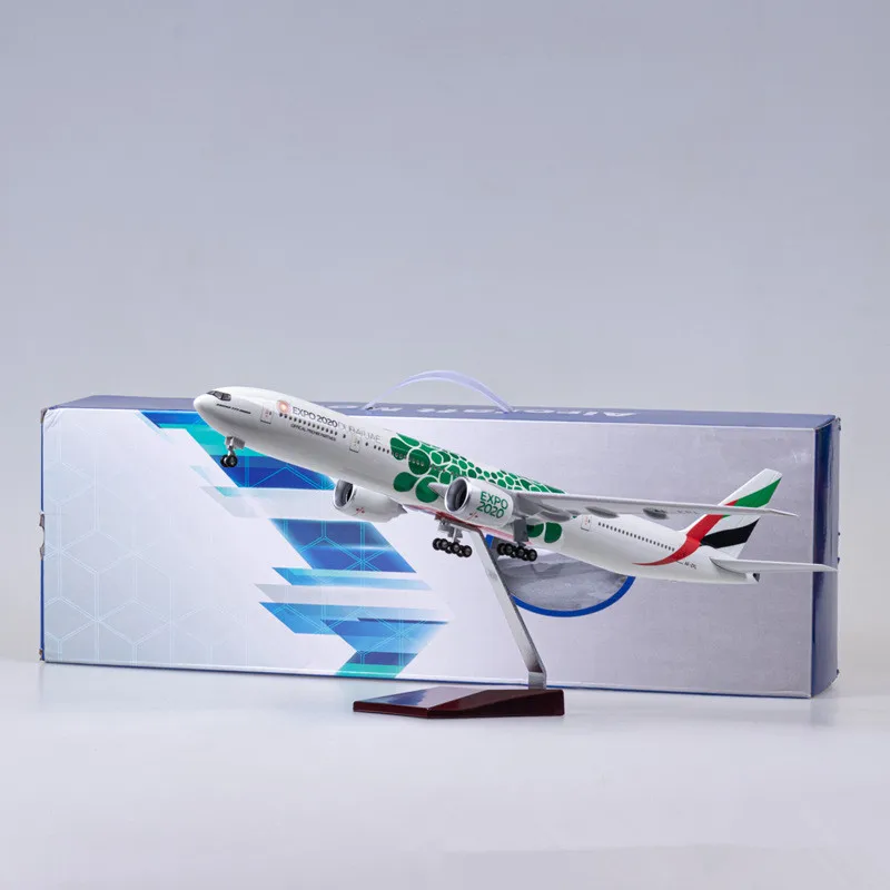 47 cm 1: 157 Model škály v mierke Emirates Expo 2020 Dubaiaue Airlines Boeing 777