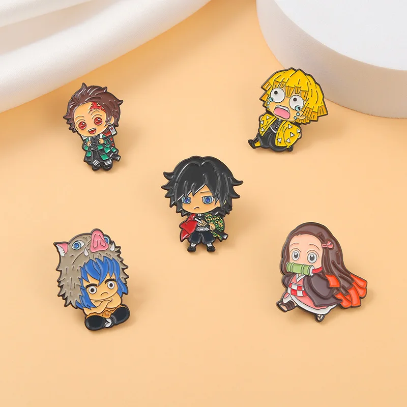 5 ks/set Demon Slayer Chibi Enamel Pin Vlastná brošňa Tanjirou Nezuko Zenitsu Inosuke Giyuu Lafe Badge Cartoon Darček