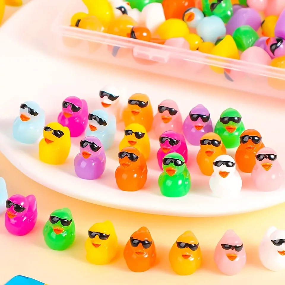 50/100 pcs mini živici kačice figúrky so slnečnými okuliarmi pre miniatúrnu záhradnú dekoráciu, remeslo pre domácich majstrov, Slime Kit Cake Topper Party Decor