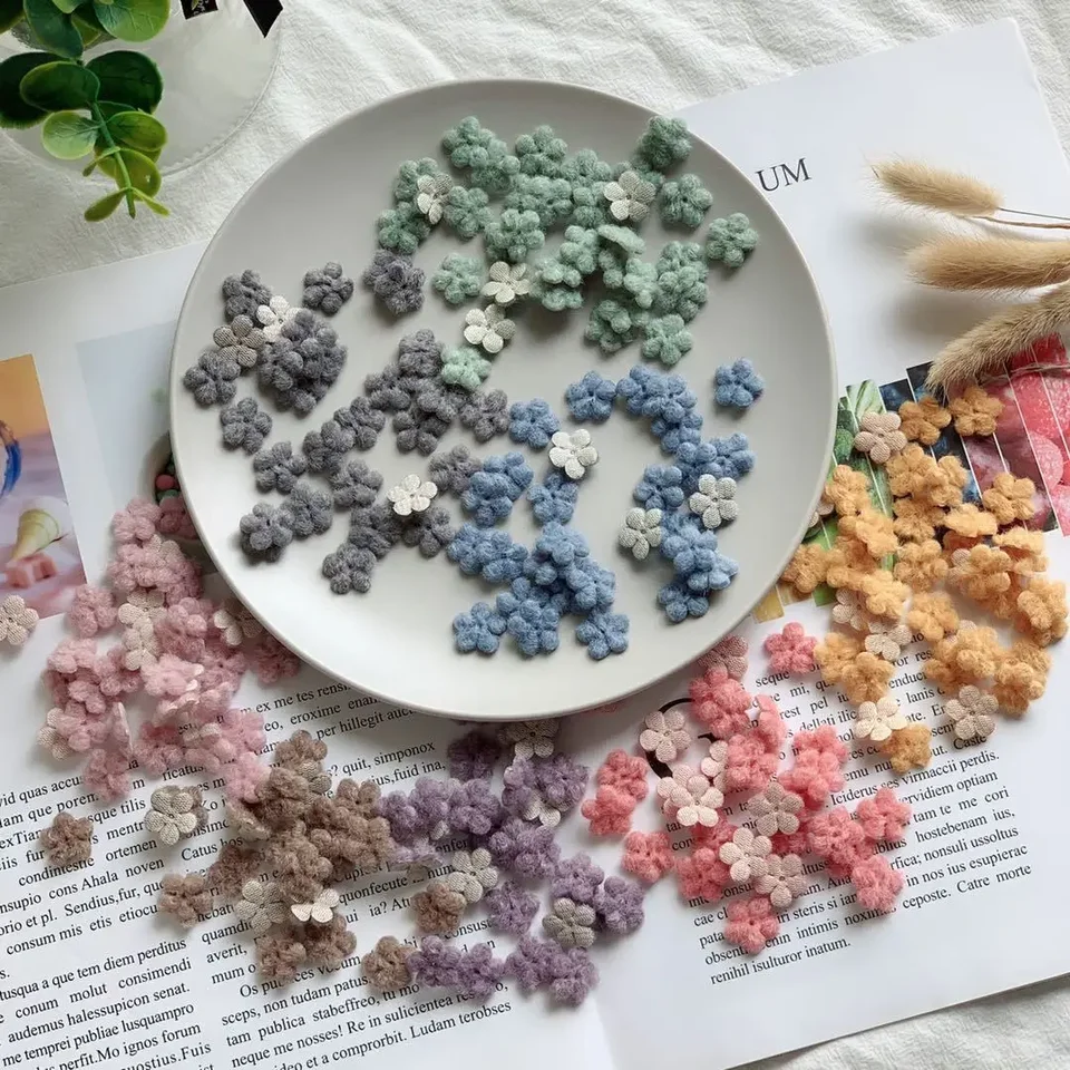 50 a 100ks/šarža 1,5 cm viacfarebné sedmokráska vlnená umelecká kvetinová hlava DIY Vlasové šperky