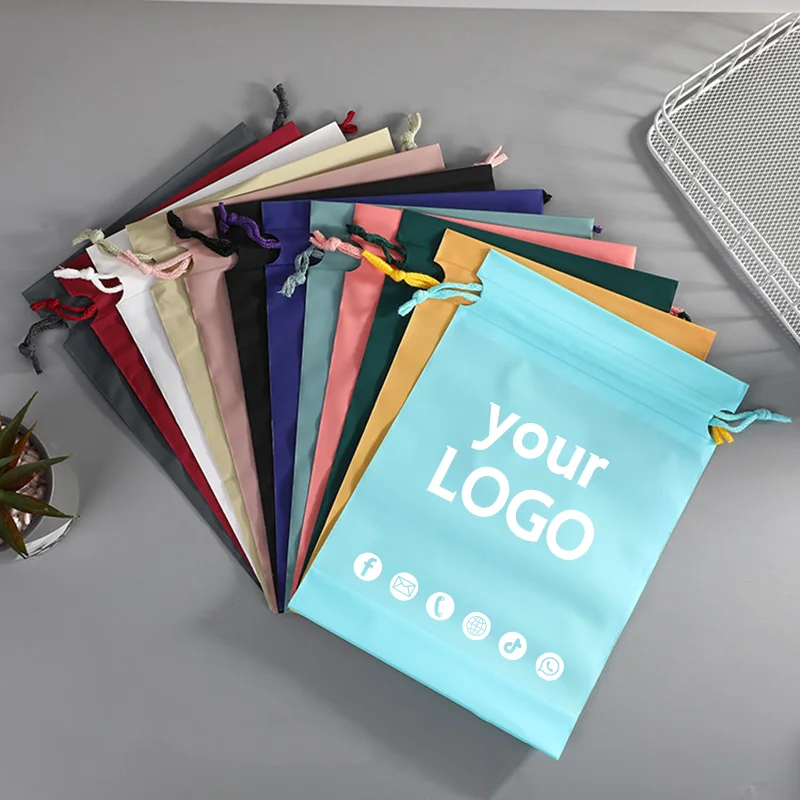 50 vreciek na šnúrku, farebné matné obalové uteráky bagsleggings Storage Plastové vrecká na šnúrke s logom vytlačeným na nich