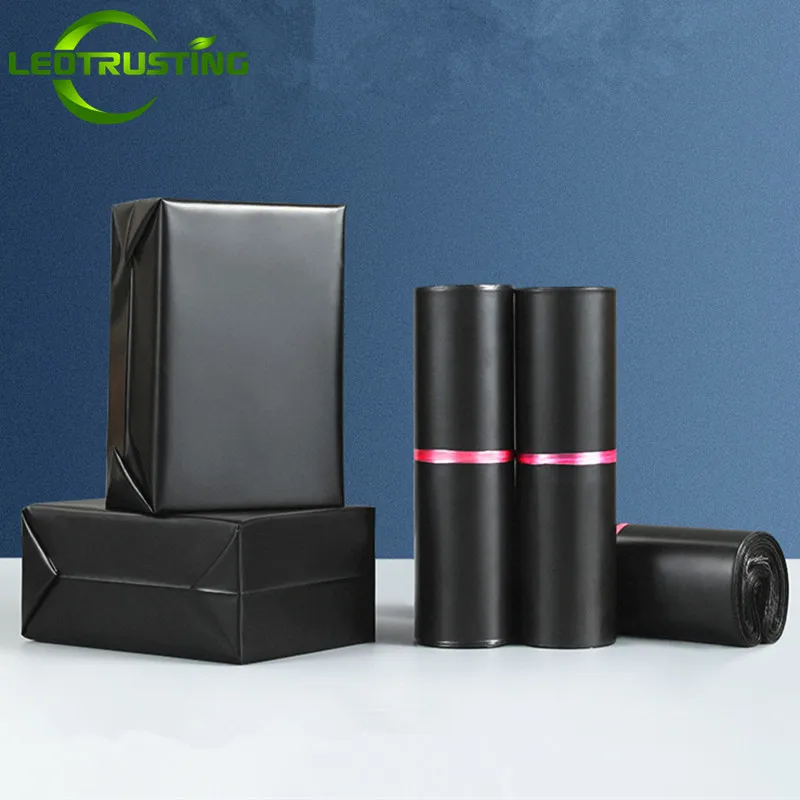 50ks Black PE Poly Mailer Adhesive obálka taška DIY Plastové posteľné posteľné šaty bunda hračky s hračkami darčeky box balenie vreckovky