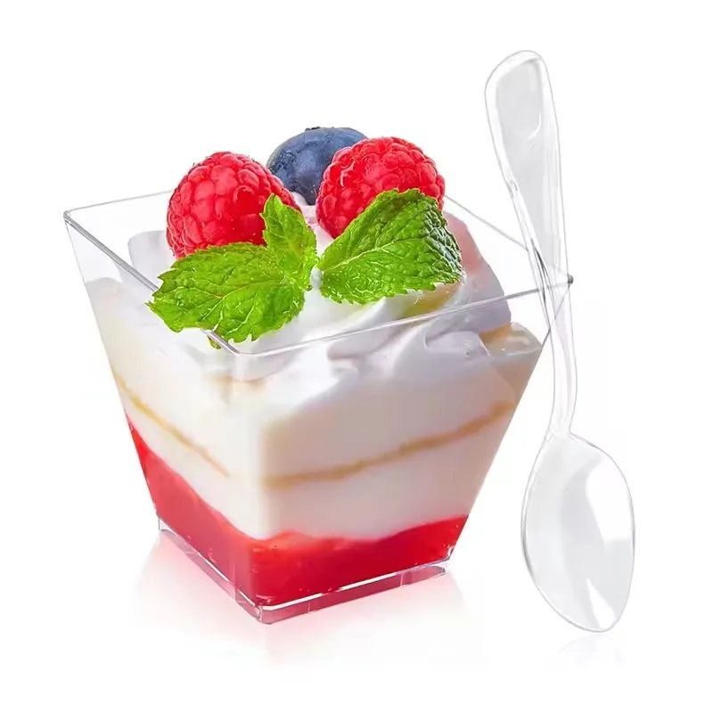 50ks štvorcové mini dezertné šálky s lyžičkami 60 ml plastového parfaitského predjedla Pohárik opätovne použiteľného servírovacieho misky pre banketu pre banket
