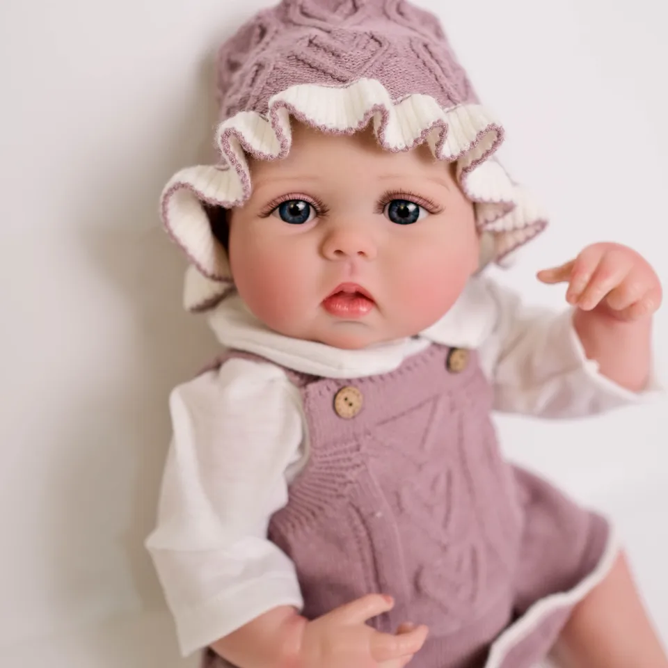 55 cm Livelike Dojčenské detské bábiky Horúce predávajúce dievčatko Doll Doll Nové horúce výrobky Real Hand vyrábané silikónové vinylové detské darčekové hračky