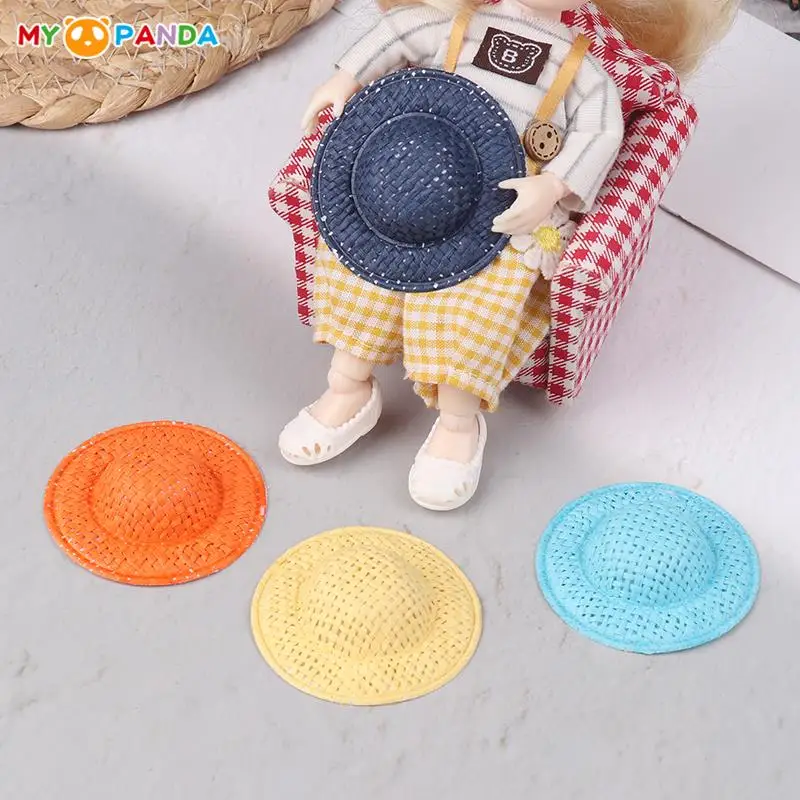 5ks Dollous Hand Weaved Slaw Hat Dolls Mini roztomilé farebné klobúky Dolls Obliekanie dekorácie Doplnky pre dieťa Predstieranie hračky