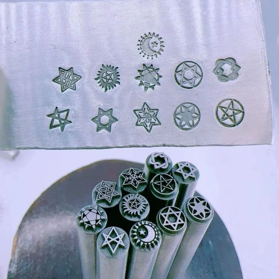 5mm Moon Star Design Kovové známky šperky výroba nástroja Strieborné striebro Vlastné logo Presné dierovanie remese