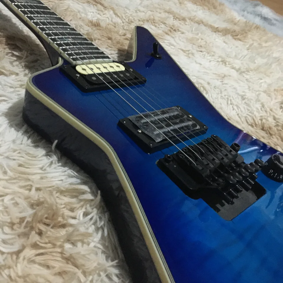 6-stringová elektrická gitara, tmavo modrá, farebná škrupina vložka, svetlo modrá, Tremolo Systerm, na sklade, 22f